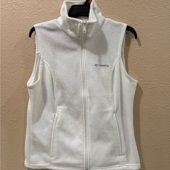 Columbia Jackets & Blazers - Columbia Ivory Fleece Vest size women's medium